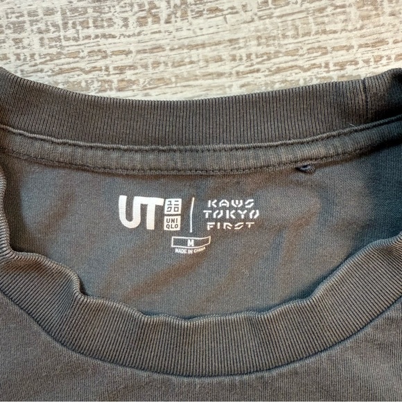 Uniqlo x KAWS Tokyo First Tee Shirt - Picture 3 of 5